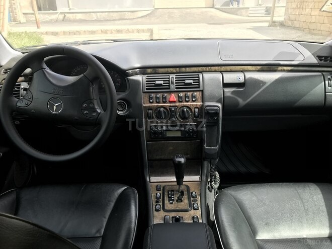 Mercedes E 280 2001, 291,000 km - 2.8 l - Bakı