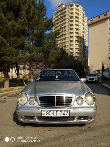 Mercedes E 240 2001, 323,000 km - 2.6 l - Bakı
