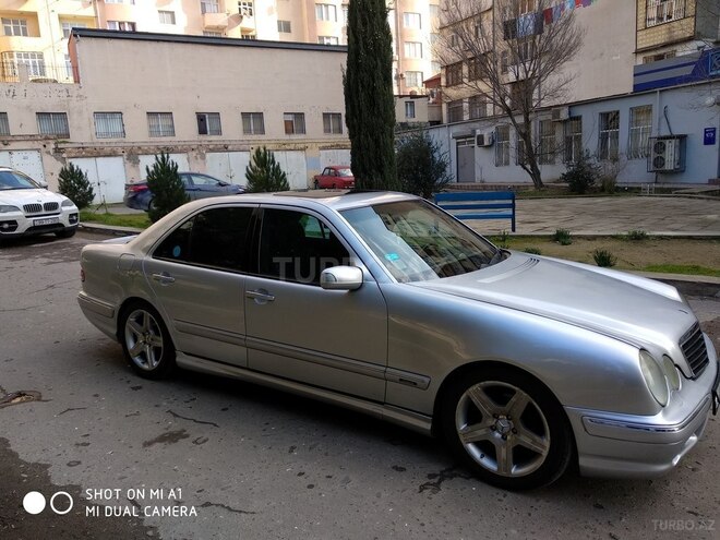 Mercedes E 240 2001, 323,000 km - 2.6 l - Bakı