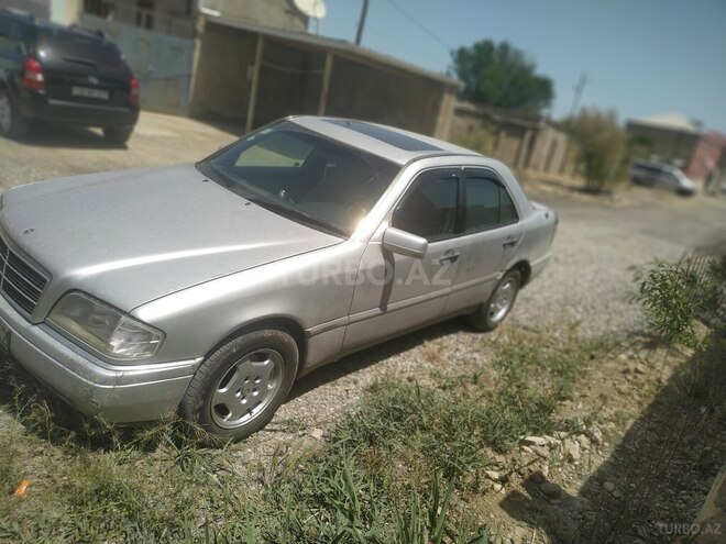 Mercedes C 220 1993, 176,548 km - 2.2 l - Bakı
