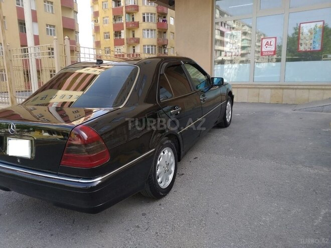 Mercedes C 220 1995, 261,000 km - 2.2 l - Bakı