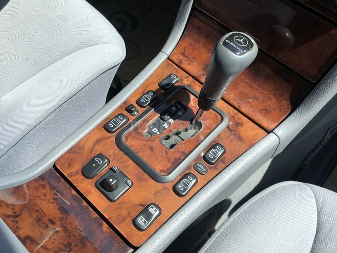 Mercedes E 240 1999, 201,000 km - 2.4 l - Bakı