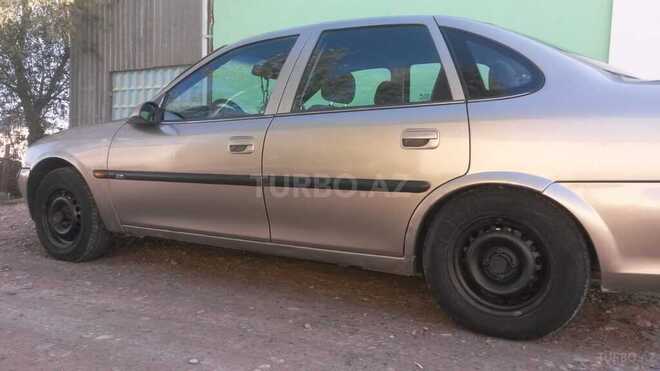 Opel Vectra 1996, 400,000 km - 1.8 l - Şirvan