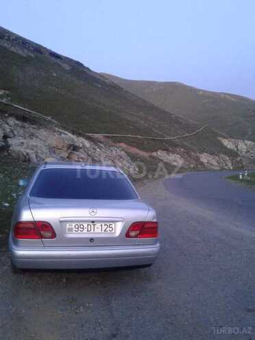Mercedes E 240 1999, 286,000 km - 2.4 l - Gəncə
