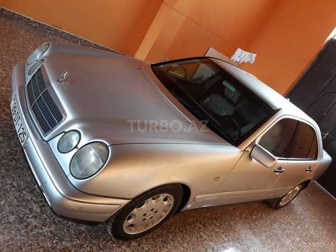 Mercedes E 240 1999, 286,000 km - 2.4 l - Gəncə