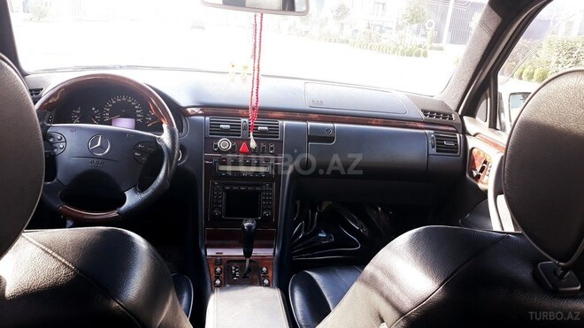 Mercedes E 240 1999, 255,600 km - 2.4 л - Bakı
