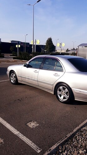 Mercedes E 240 1999, 255,600 km - 2.4 л - Bakı