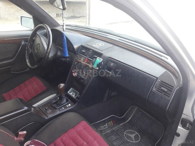 Mercedes C 180 1993, 215,000 km - 1.8 l - Bakı