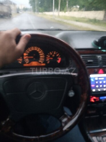 Mercedes E 240 1998, 363,000 km - 2.8 l - İsmayıllı