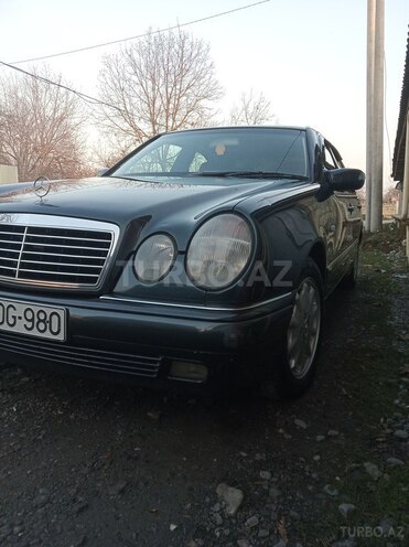 Mercedes E 240 1998, 363,000 km - 2.8 l - İsmayıllı