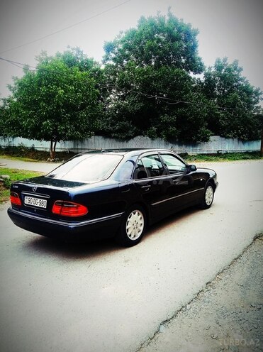 Mercedes E 240 1998, 363,000 km - 2.8 l - İsmayıllı
