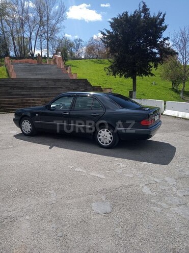 Mercedes E 240 1998, 363,000 km - 2.8 l - İsmayıllı