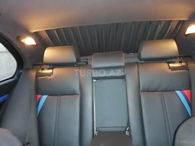 BMW 523 2000, 330,000 km - 2.5 l - Bakı