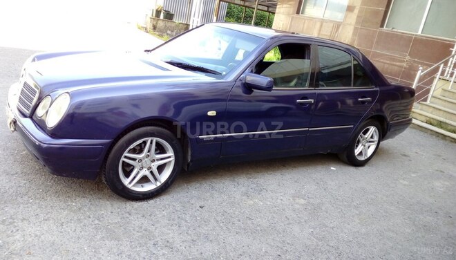 Mercedes E 220 1998, 385,000 km - 2.2 л - Qəbələ