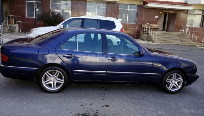 Mercedes E 220 1998, 385,000 km - 2.2 л - Qəbələ