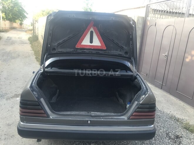 Mercedes E 200 1990, 500,000 km - 2.0 l - Sumqayıt