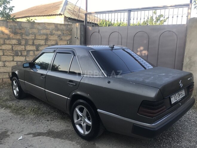 Mercedes E 200 1990, 500,000 km - 2.0 l - Sumqayıt