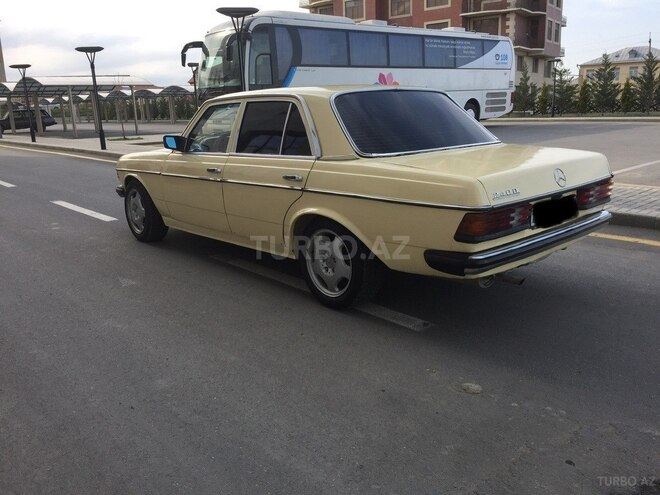 Mercedes E 200 1980, 345,000 km - 2.0 l - Quba