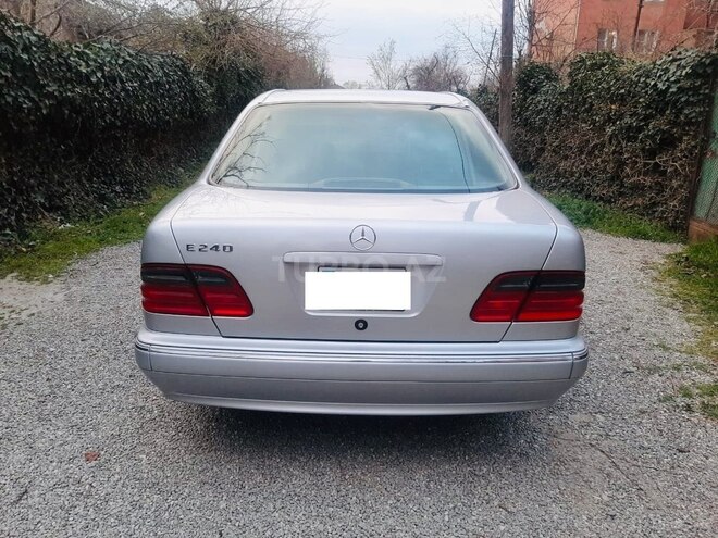 Mercedes E 240 2000, 300,000 km - 2.4 l - Sumqayıt