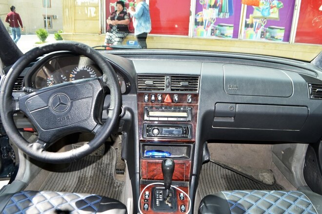 Mercedes C 240 1998, 292,000 km - 2.4 l - Bakı