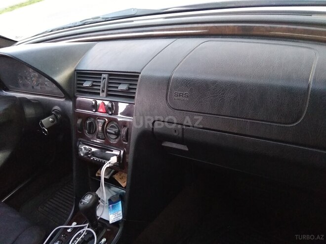 Mercedes C 180 1997, 259,000 km - 2.0 l - Bakı