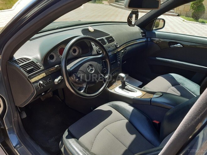 Mercedes E 240 2002, 235,000 km - 2.6 л - Bakı