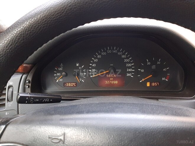 Mercedes E 270 2000, 327,917 km - 2.7 l - Bakı