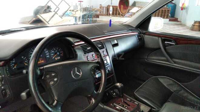 Mercedes E 240 2000, 283,418 km - 2.4 l - Ağcabədi