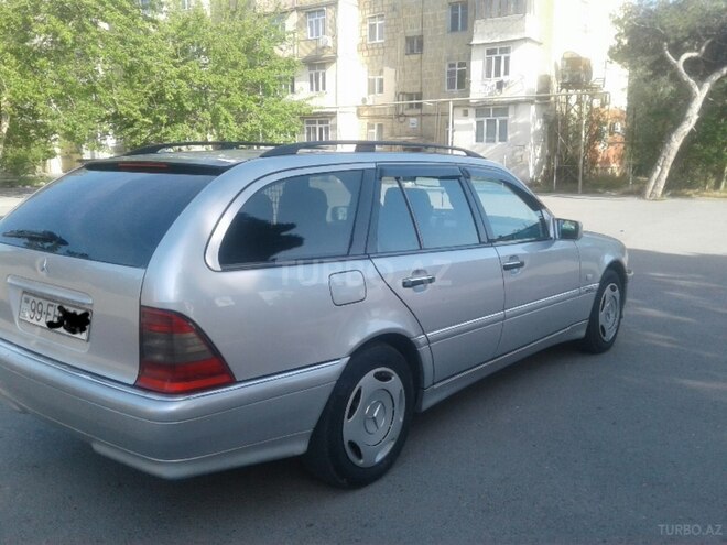 Mercedes C 220 2000, 300,425 km - 2.2 l - Bakı