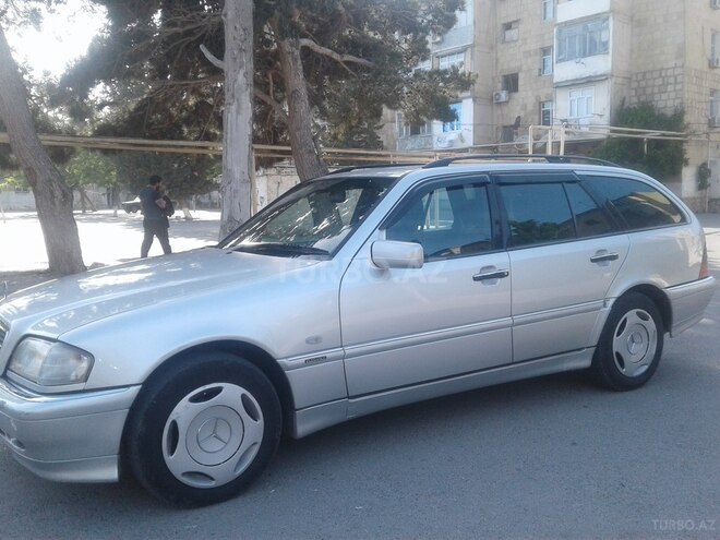 Mercedes C 220 2000, 300,425 km - 2.2 l - Bakı