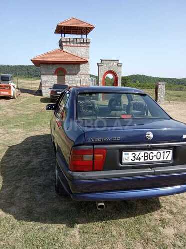 Opel Vectra 1995, 528,000 km - 2.0 l - Qax