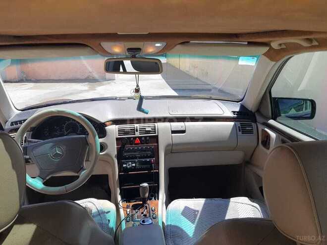 Mercedes E 320 1999, 270,000 km - 3.2 л - Bakı
