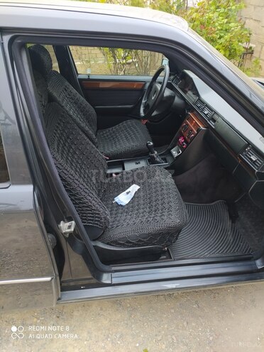 Mercedes E 250 1992, 785,321 km - 2.5 l - Bakı