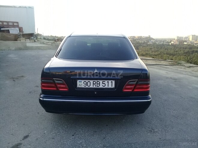 Mercedes E 240 2000, 295,000 km - 2.6 l - Bakı