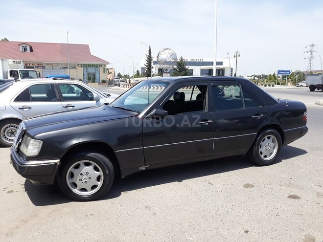 Mercedes E 230 1987, 145,578 km - 2.3 л - Sabirabad