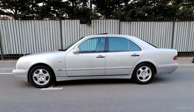 Mercedes E 240 1998, 255,000 km - 2.4 l - Bakı