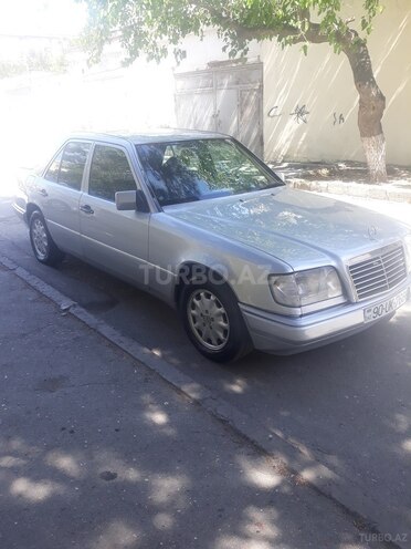 Mercedes E 220 1995, 454,050 km - 2.2 l - Bakı