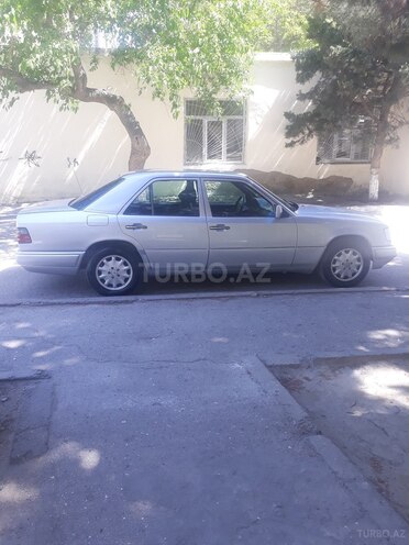Mercedes E 220 1995, 454,050 km - 2.2 l - Bakı