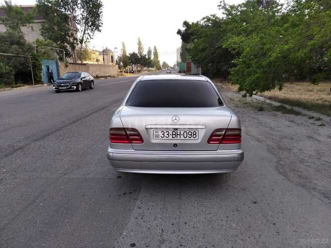 Mercedes E 240 2000, 200,000 km - 2.6 l - Bakı