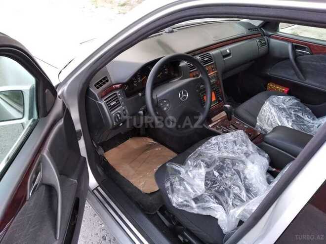 Mercedes E 240 2000, 200,000 km - 2.6 l - Bakı