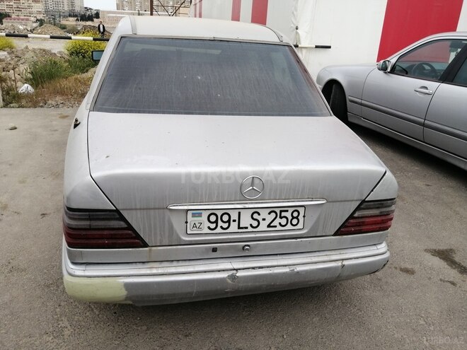 Mercedes E 250 1994, 270,000 km - 2.5 л - Bakı