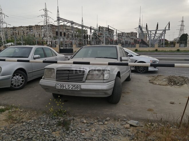 Mercedes E 250 1994, 270,000 km - 2.5 л - Bakı