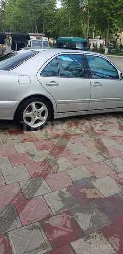 Mercedes E 320 2000, 265,000 km - 3.2 l - Qazax