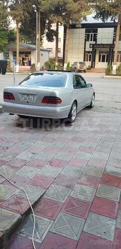 Mercedes E 320 2000, 265,000 km - 3.2 l - Qazax