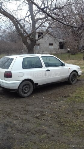 Volkswagen Golf 1996, 244,244 km - 1.6 l - Zaqatala