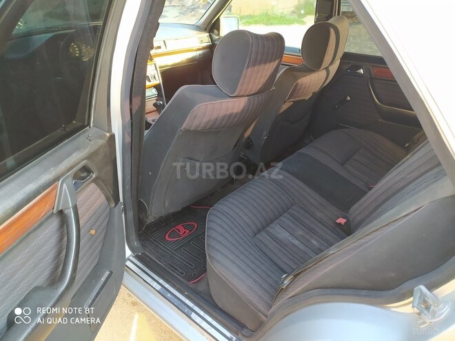 Mercedes E 200 1993, 285,600 km - 2.0 l - Sumqayıt