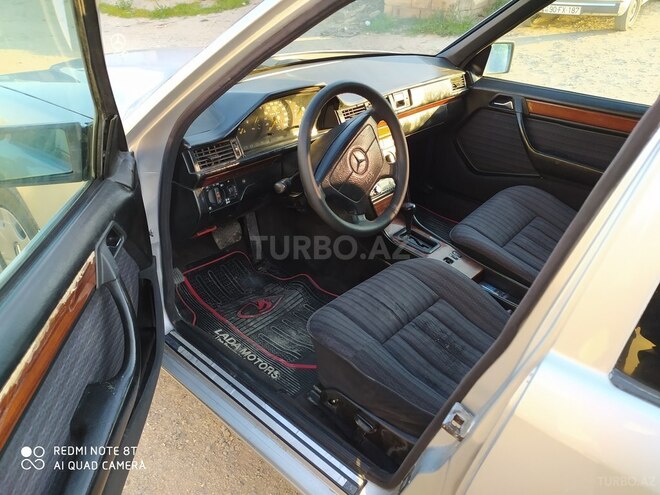 Mercedes E 200 1993, 285,600 km - 2.0 l - Sumqayıt