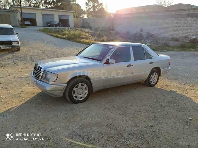 Mercedes E 200 1993, 285,600 km - 2.0 l - Sumqayıt