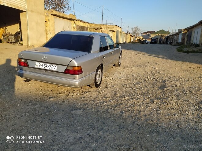Mercedes E 200 1993, 285,600 km - 2.0 l - Sumqayıt