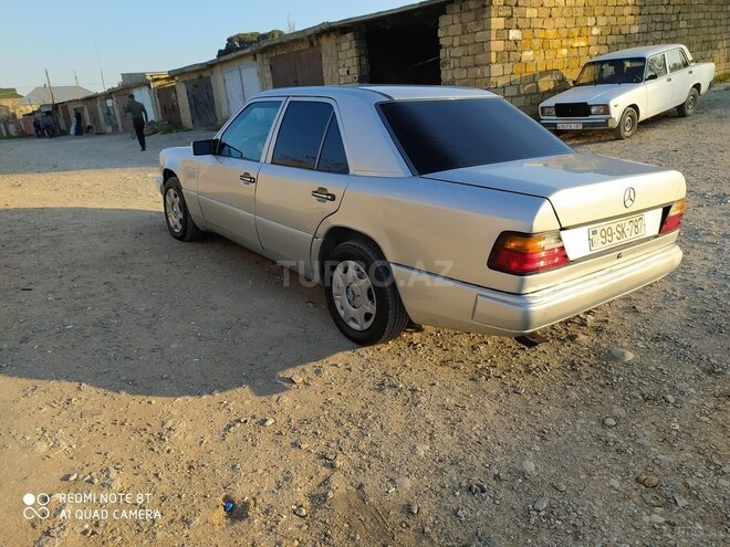Mercedes E 200 1993, 285,600 km - 2.0 l - Sumqayıt